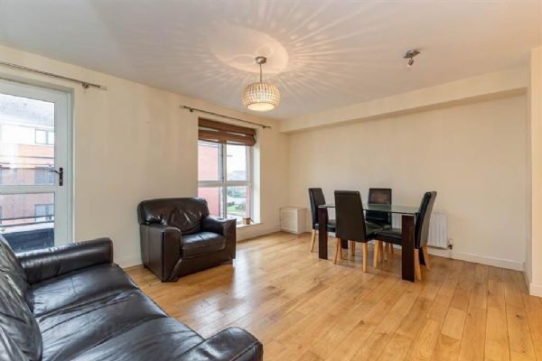 Apt 24 Elmwood Building