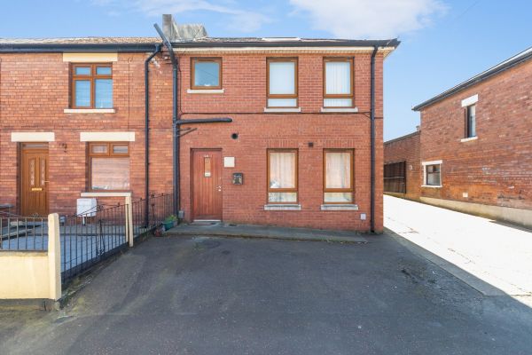 Flat 2, 172 Tates Avenue