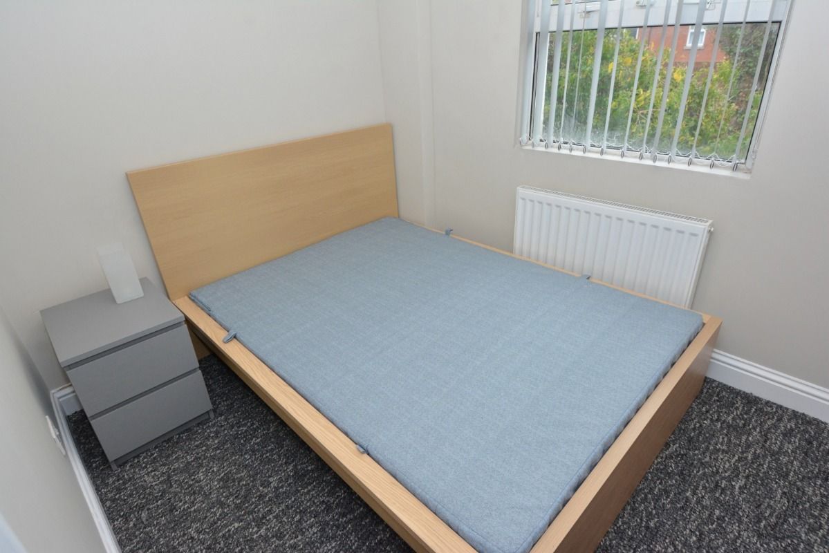 Apt 2, 66 Wellington Park