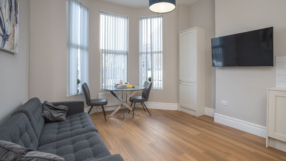 Apt 1, 19 Camden Street
