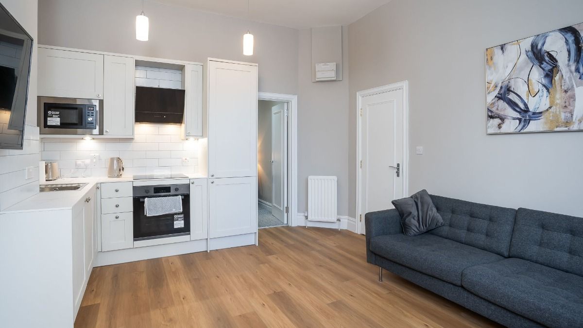 Apt 1, 19 Camden Street