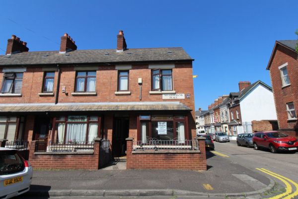 1 Meadowbank Place