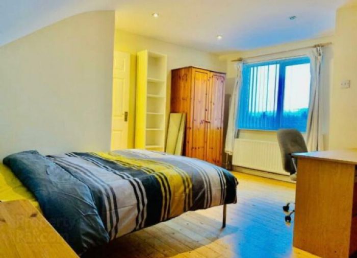 Room 5 With Ensuite Donegall Road