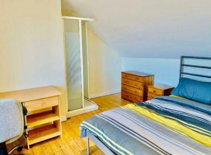 Room 5 With Ensuite Donegall Road