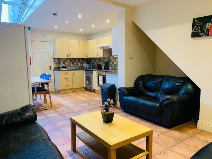 Room 5 With Ensuite Donegall Road