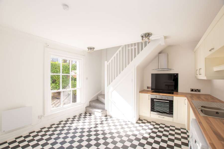4 Ashbourne Court