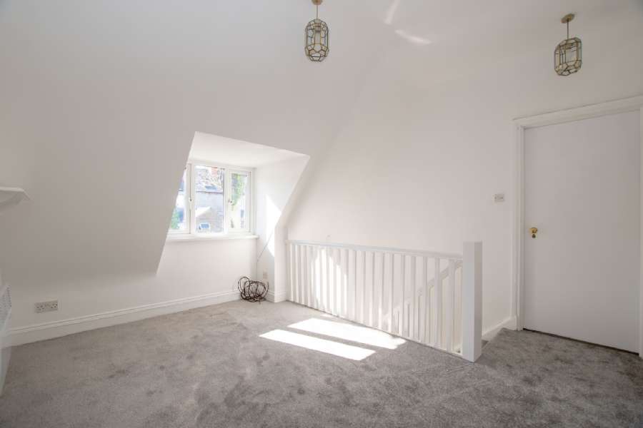 4 Ashbourne Court
