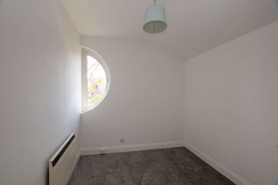4 Ashbourne Court