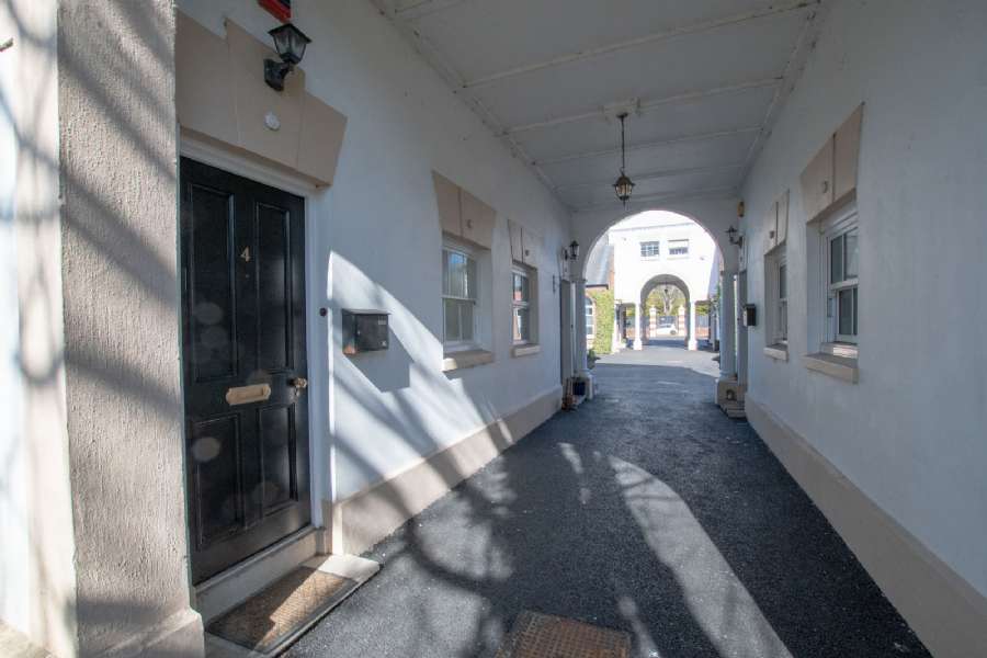 4 Ashbourne Court