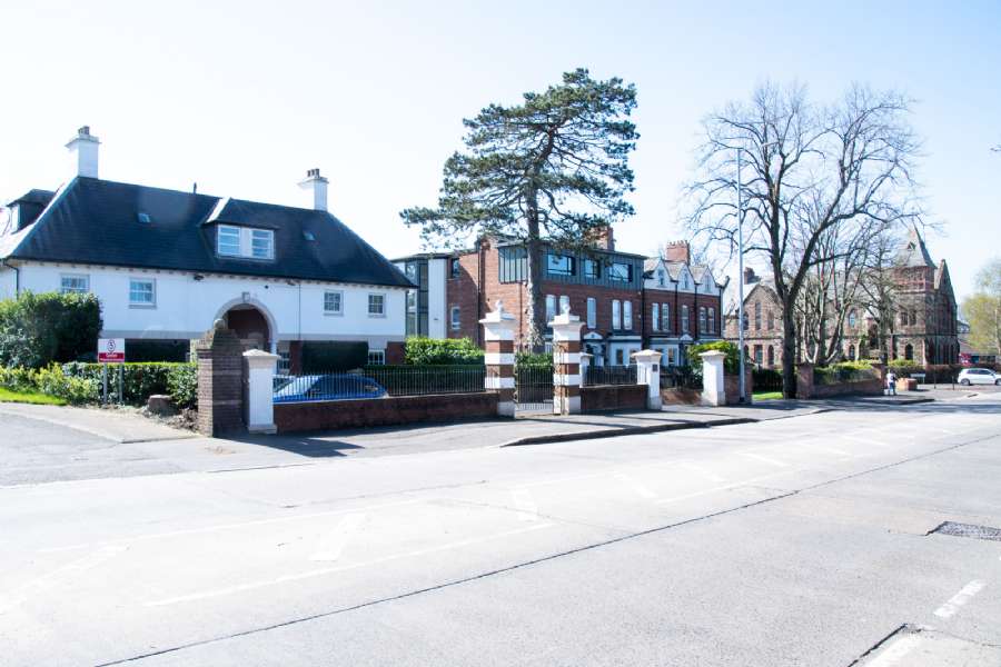4 Ashbourne Court