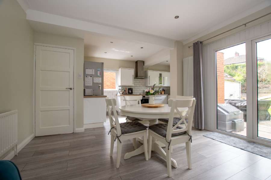 16 Thornleigh Gardens
