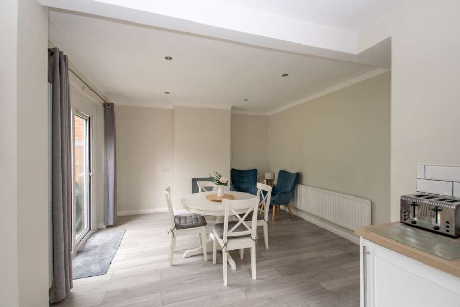 16 Thornleigh Gardens