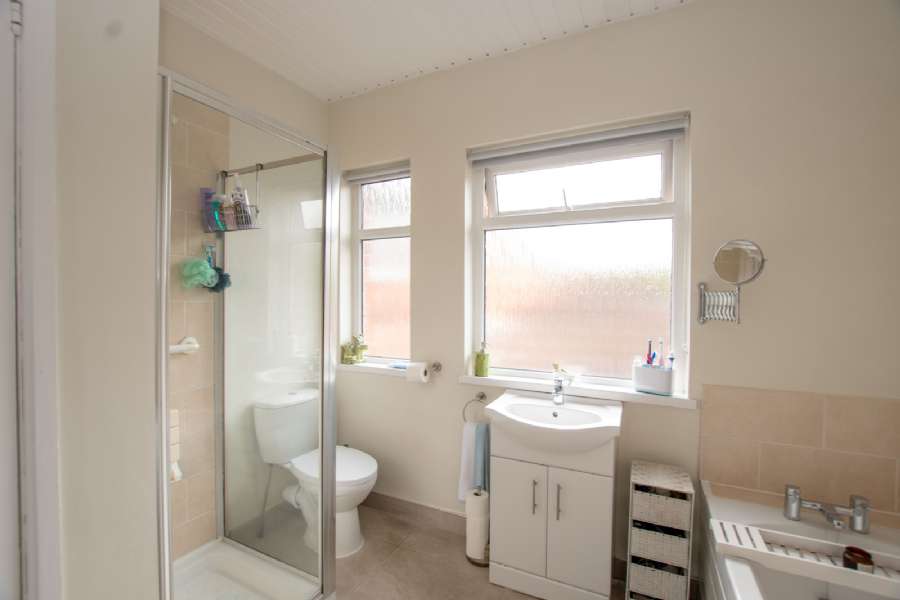 16 Thornleigh Gardens