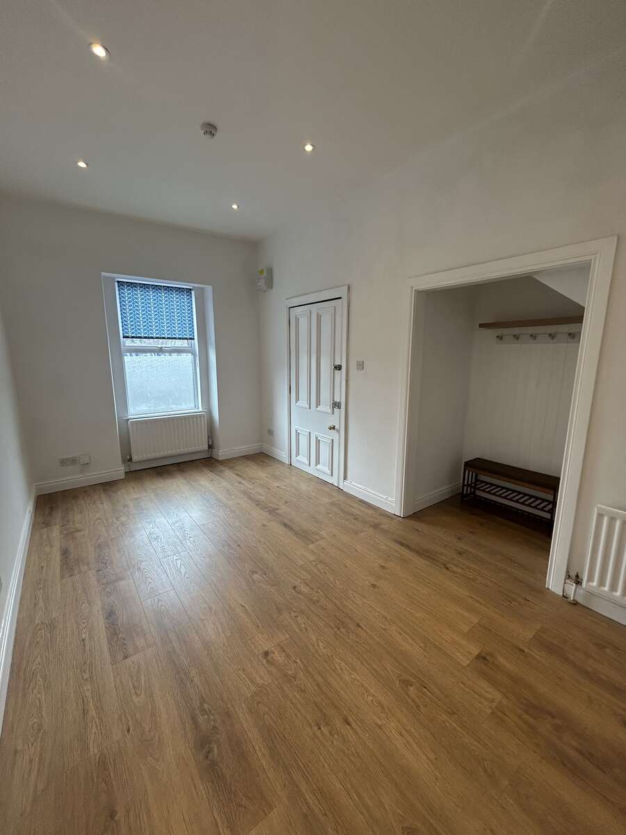 Unit 2, 5 West Street