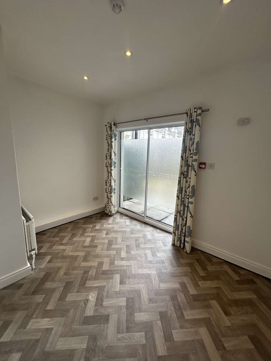 Unit 2, 5 West Street