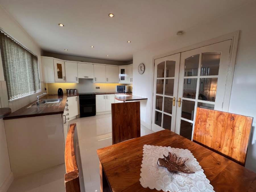 27 Farmlodge
