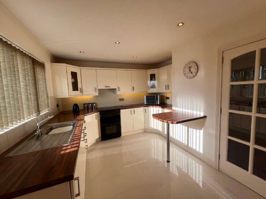 27 Farmlodge