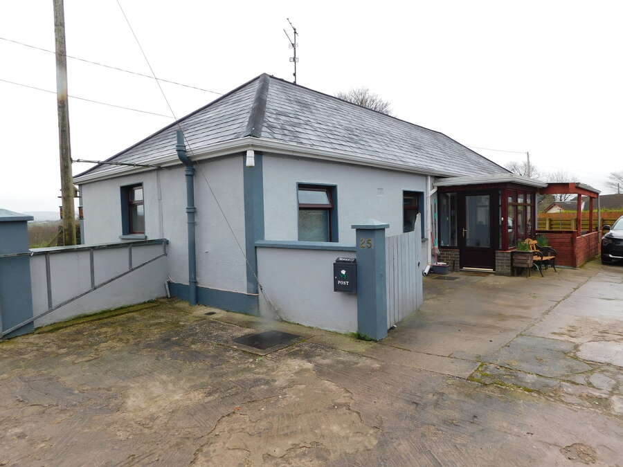 25 Woodbank Road
