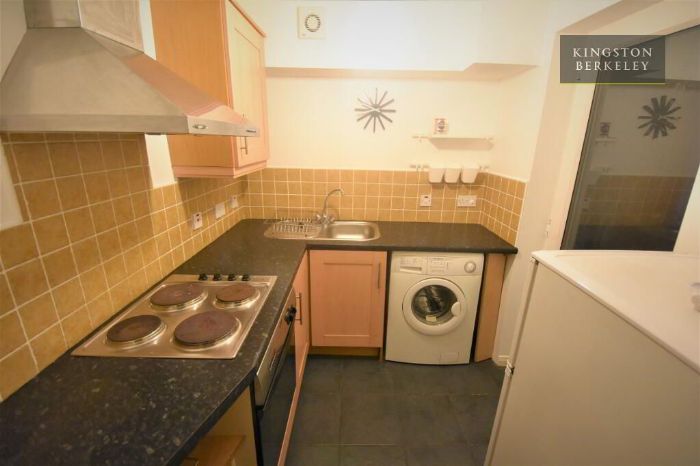 Unit 2, 3a Richview Street