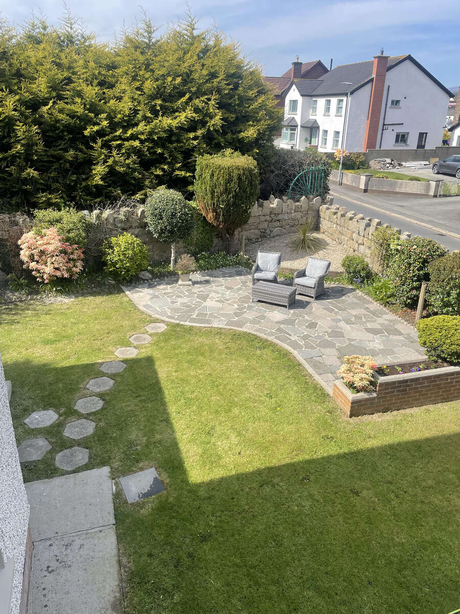 2 Manse Road