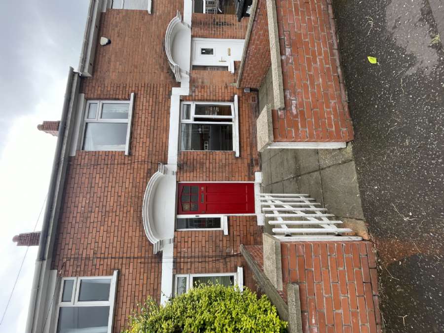 98 Ashley Avenue,lisburn road, belfast, BT9 7BU