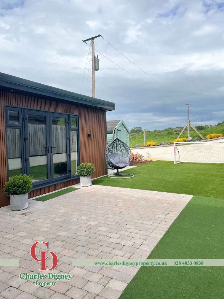 24A  Longstone Hill
