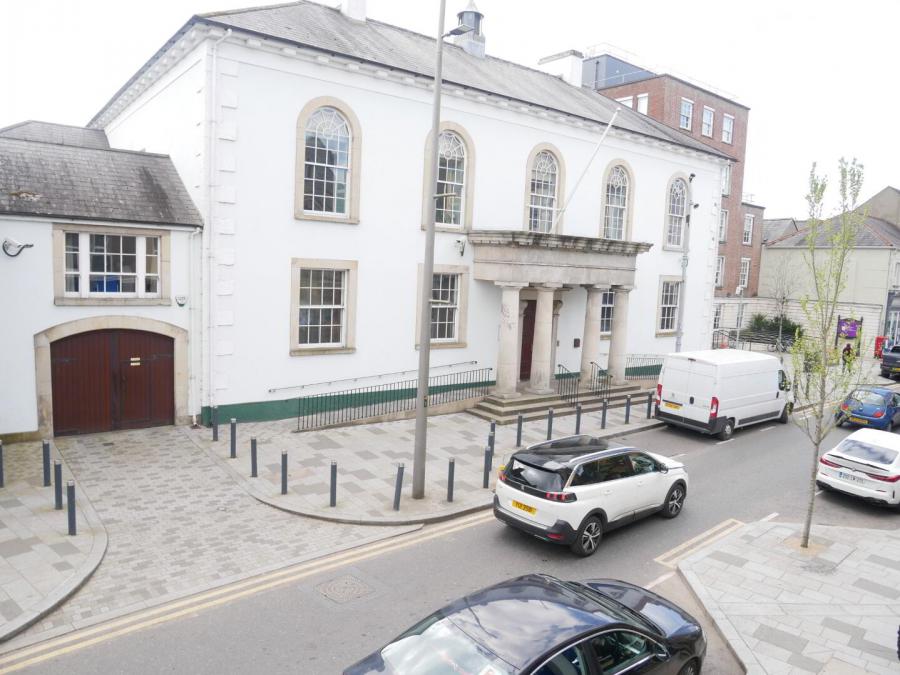 22&22a East Bridge Street