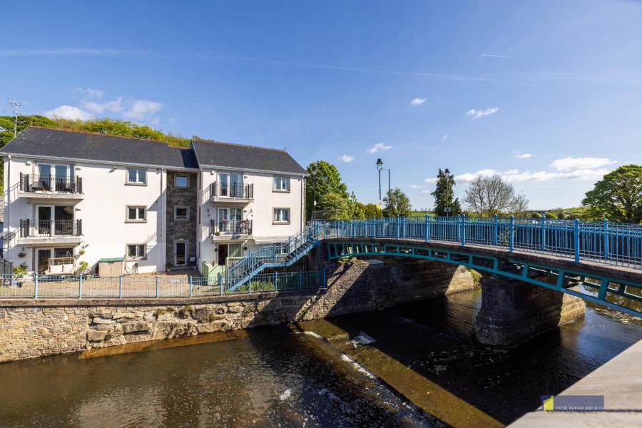 2 Riverside Apartments