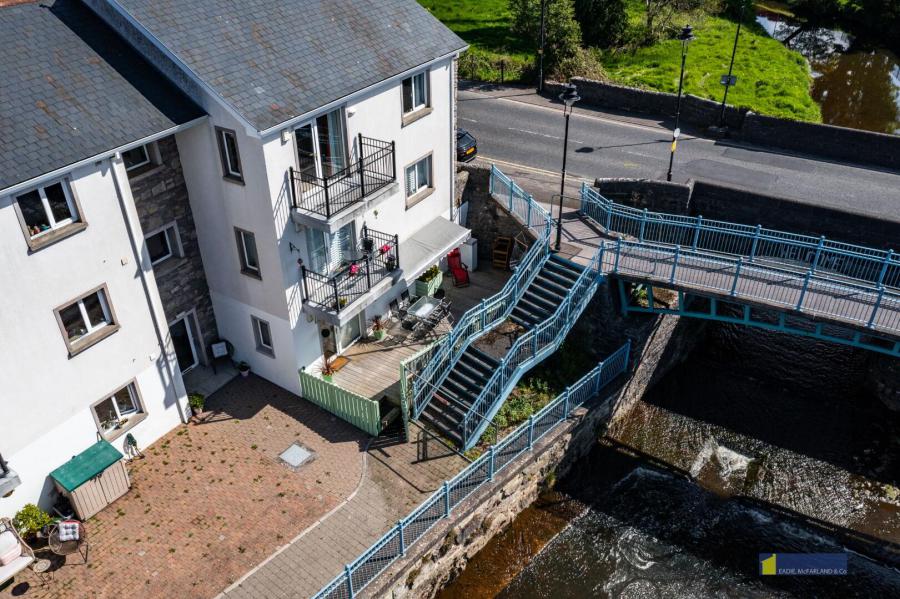 2 Riverside Apartments