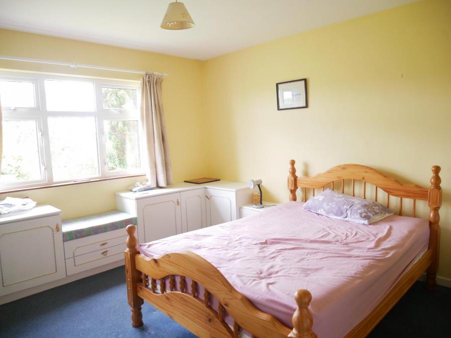 25 Rathview Park