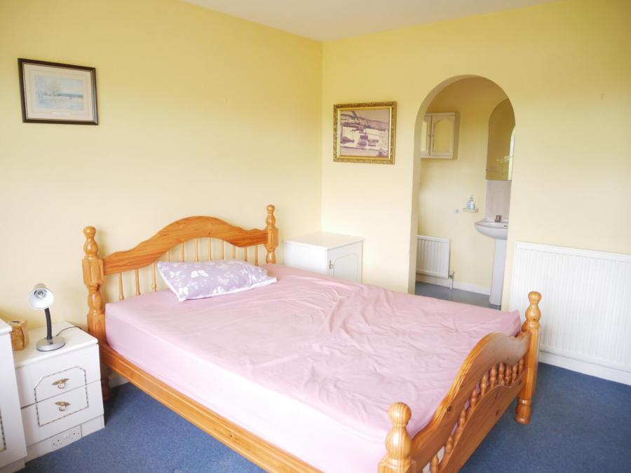 25 Rathview Park