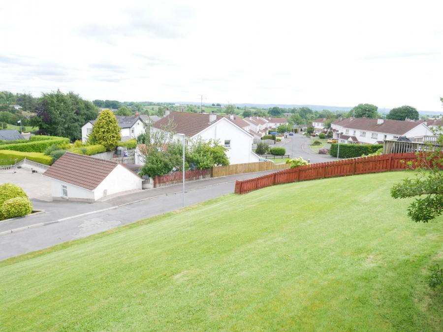 25 Rathview Park
