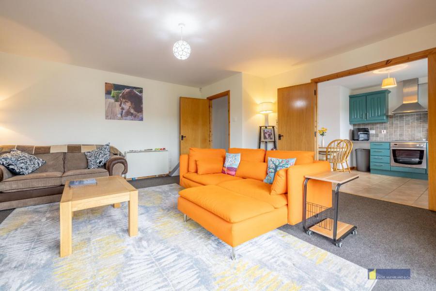 5 Riverside Apartments, 3f Main Street