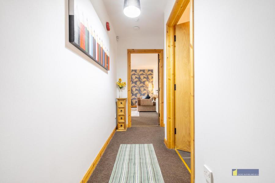 5 Riverside Apartments, 3f Main Street