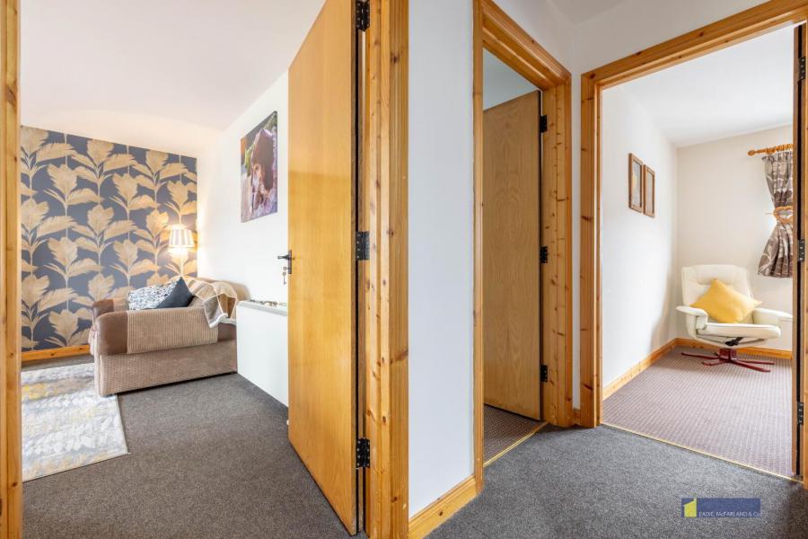 5 Riverside Apartments, 3f Main Street
