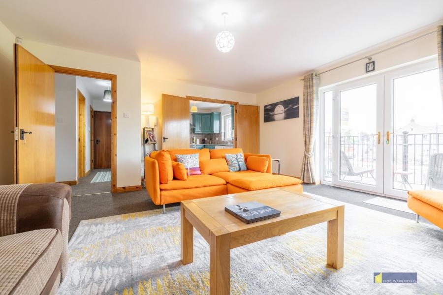 5 Riverside Apartments, 3f Main Street