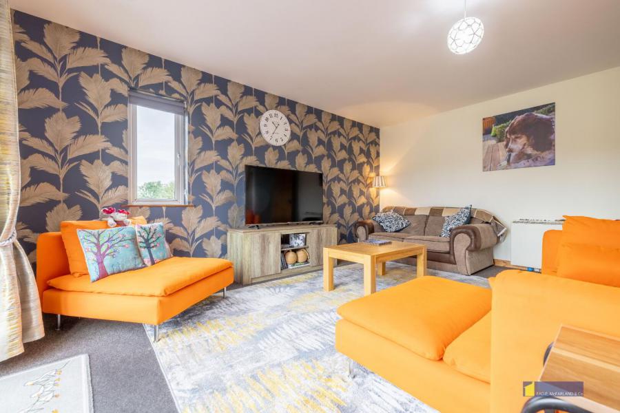 5 Riverside Apartments, 3f Main Street