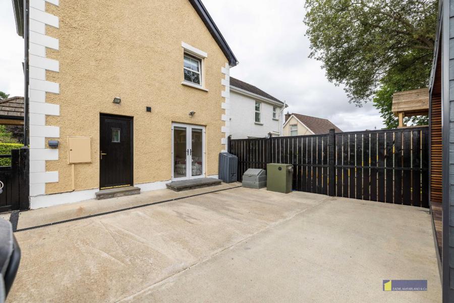 2 Spruce Hill