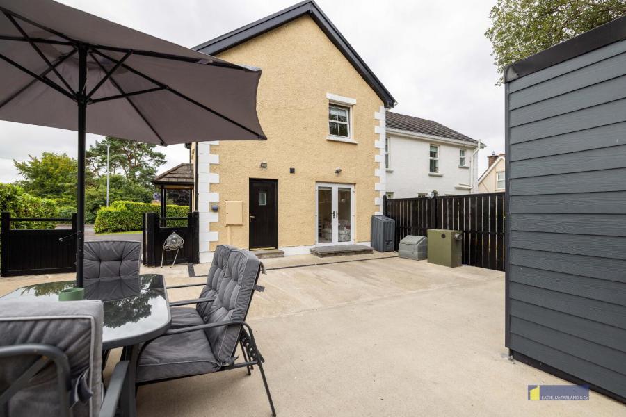 2 Spruce Hill