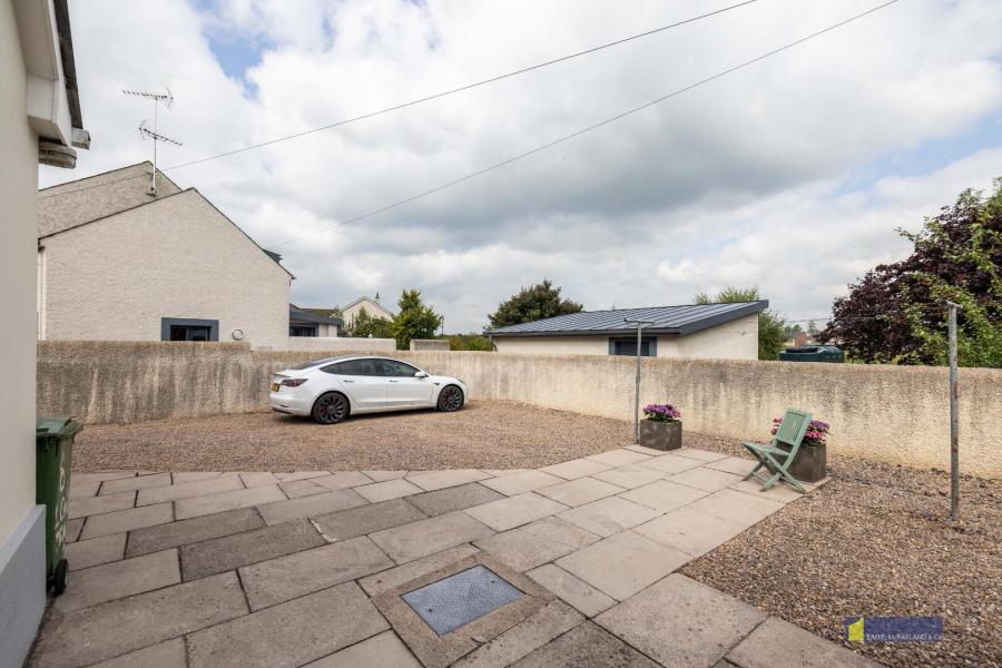 8 Lower Chanterhill Road