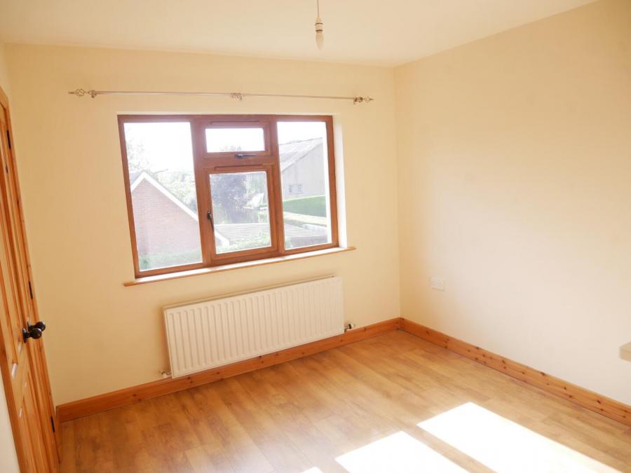 2A Drummurry Gardens