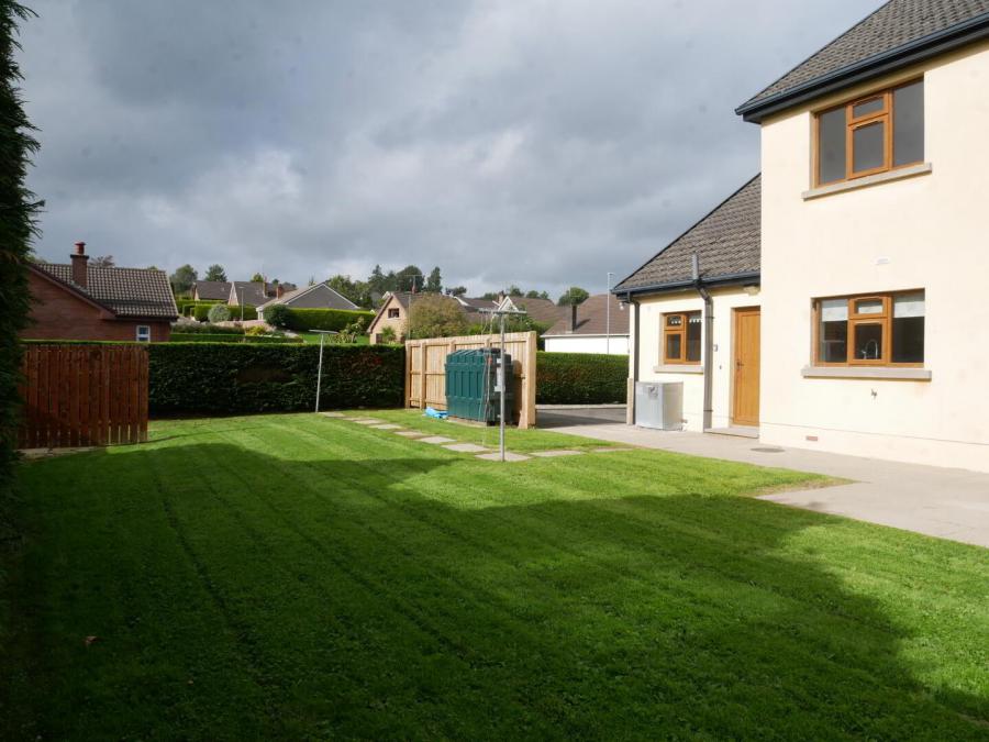 2A Drummurry Gardens
