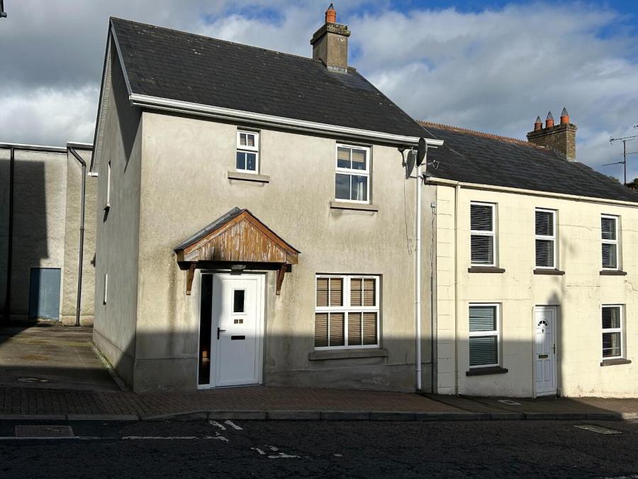 10 Tullyreagh Road 10 Tullyreagh Road