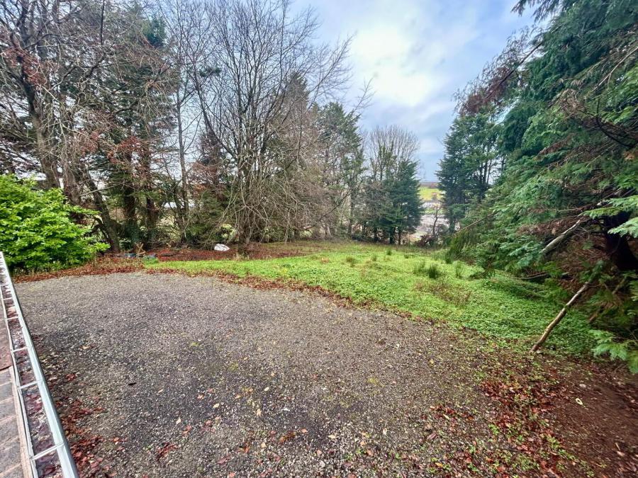 22 Castle Balfour Road