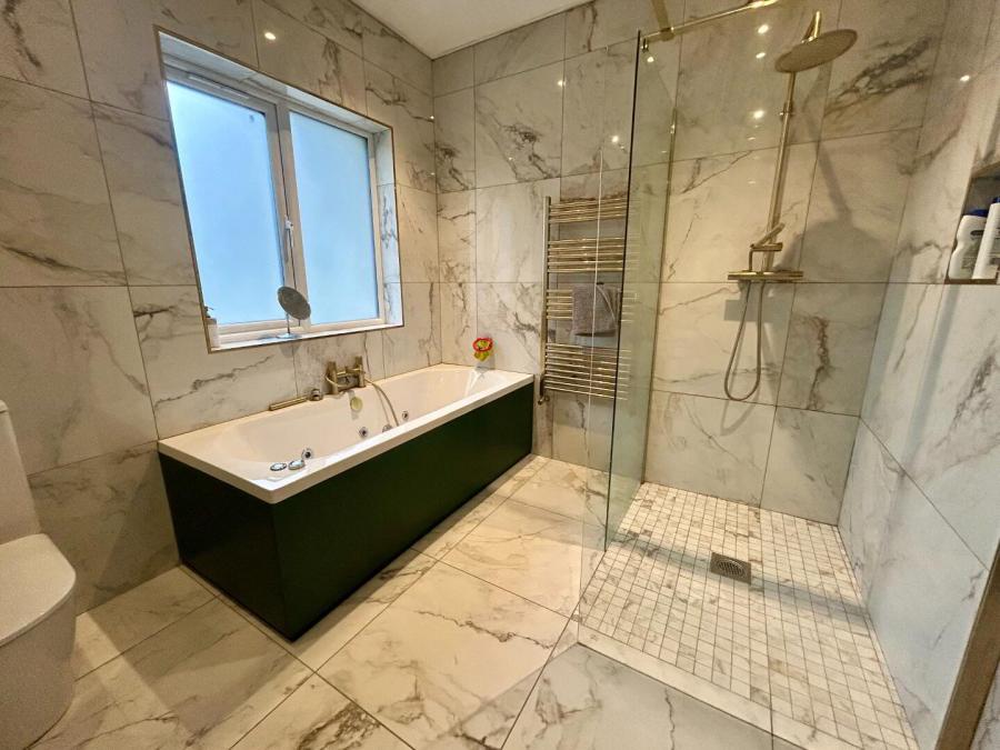 22 Castle Balfour Road