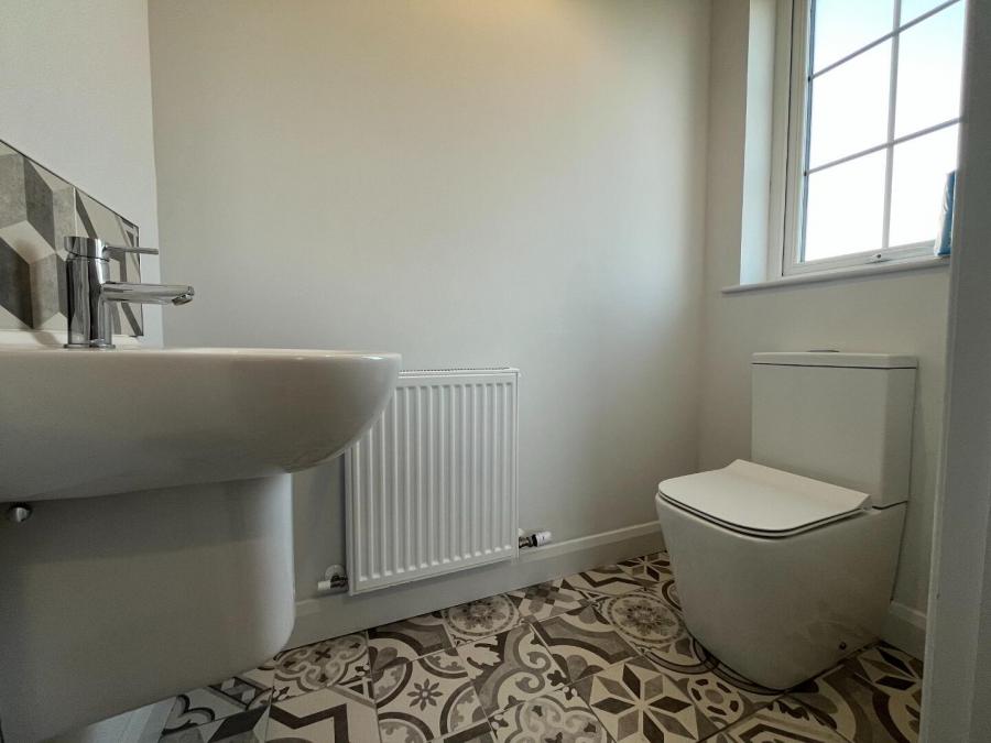 2 Cherrymount Avenue