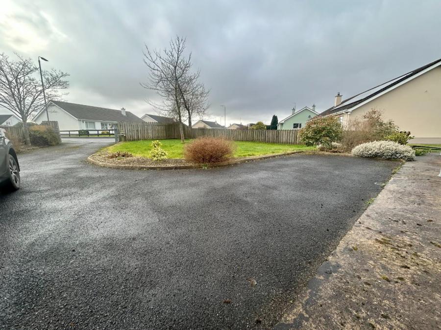 8 Rosscolban Meadows