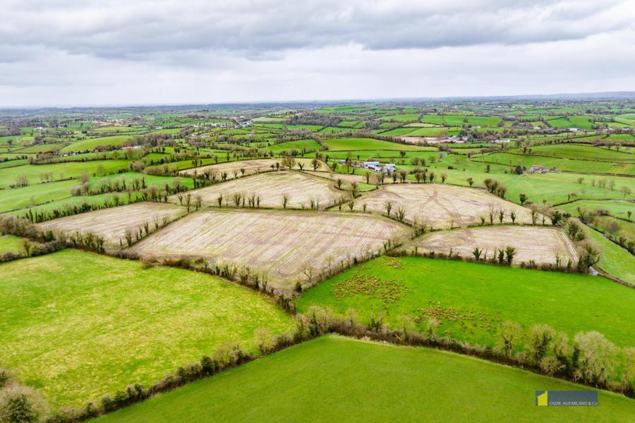 16 Creevekeeran Road