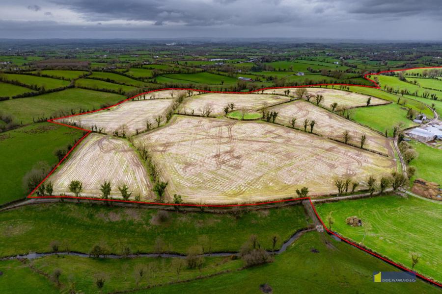 16 Creevekeeran Road