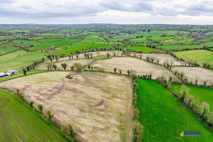 16 Creevekeeran Road